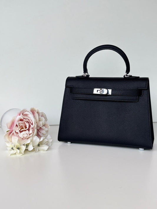 Kallista Black